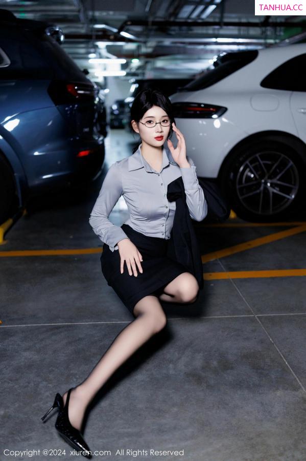   [XiuRen]高清写真图 2024.12.09 No.9567 南乔 OL美腿第21张图片